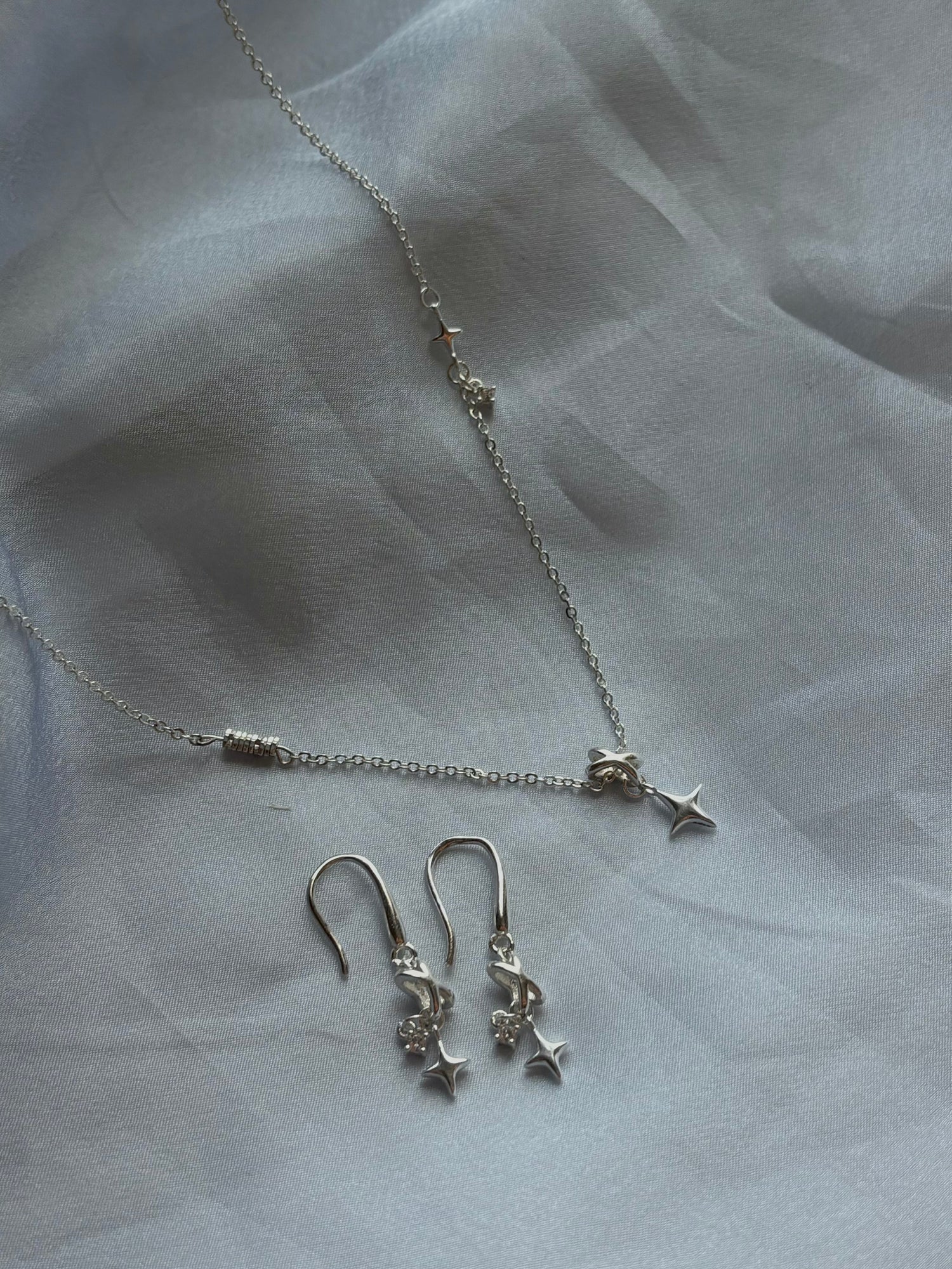 Etoile Earrings and Necklace Set